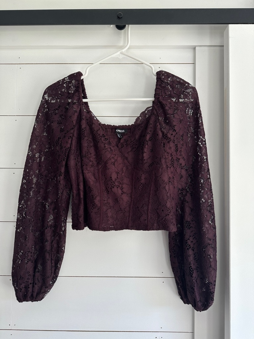Express Women's Lace Long-Sleeve Crop Top in Plum - Picture 3 of 5